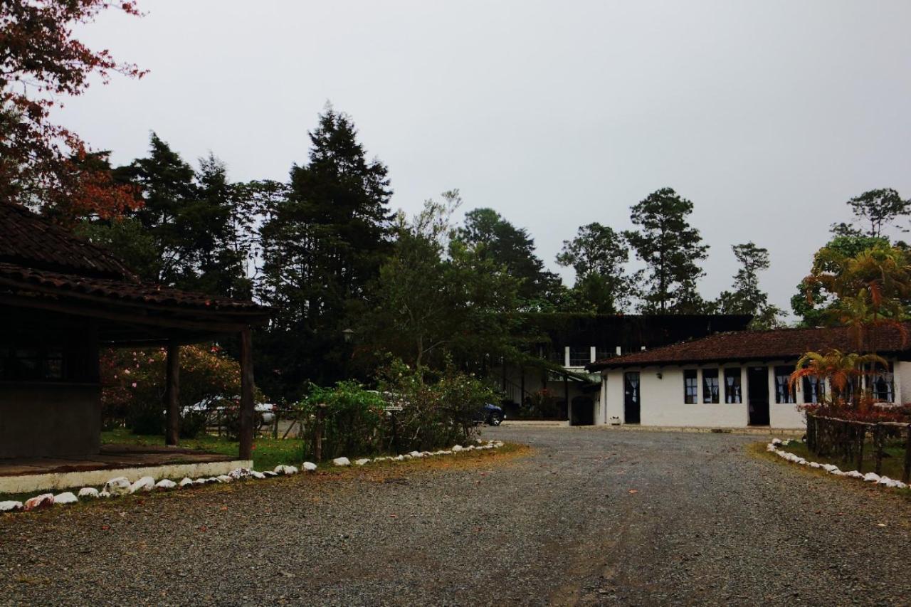 Posada Montana Del Quetzal Cobán Esterno foto